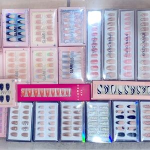 15 sets of both Static and Glamnetic nails for $8 a piece! All Unopened & unused